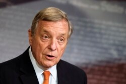 Demokrat Partili Illinois Senatörü Richard Durbin