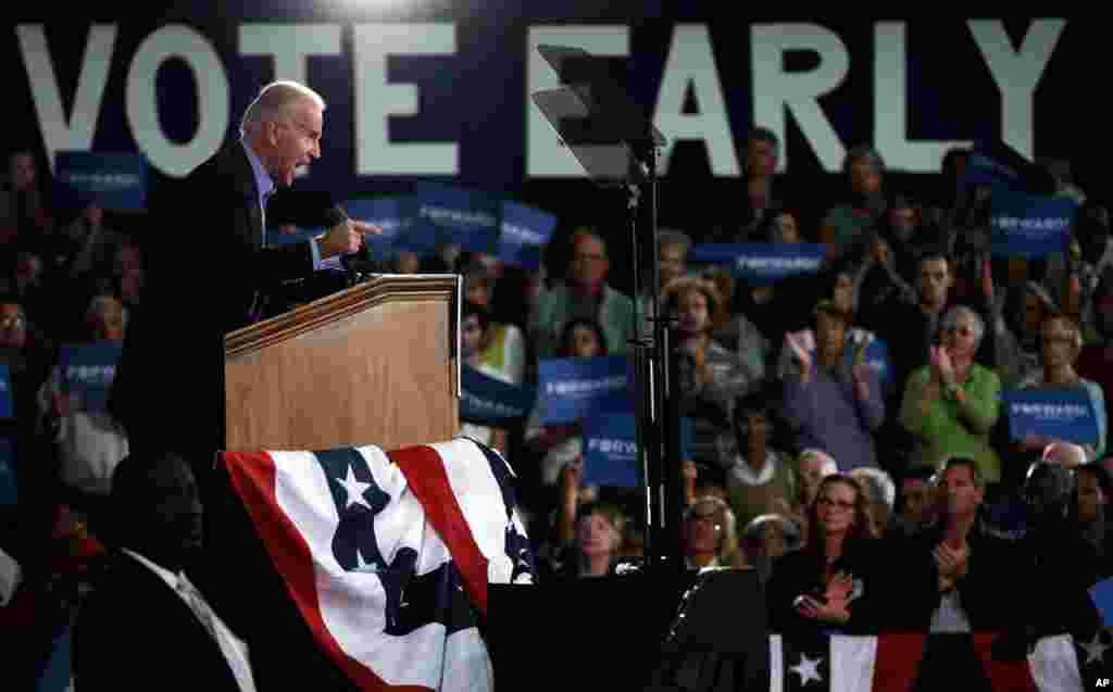 Ph&oacute; Tổng thống Mỹ Joe Biden vận động tại Sarasota, Florida, ng&agrave;y 31/10/2012.