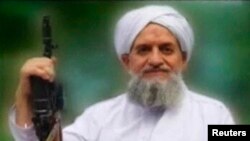 Thủ lĩnh Al Qaeda's người Ai Cập, Ayman al-Zawahiri.