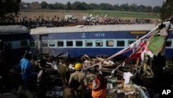 India Train Derails