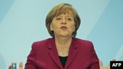 Thủ tướng Merkel nói sẽ tạm thời đóng cửa một số nhà máy điện trong 3 tháng