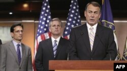 Chủ tịch Hạ viện John Boehner (phải) nói ông không chắc liệu có đạt được một thỏa thuận lưỡng đảng với Thượng viện do đảng Dân chủ kiểm soát hay không