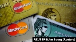 Thẻ tín dụng MasterCard và American Express.