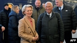 AB Komisyonu Başkanı Ursula von der Leyen, AB Konseyi Başkanı Antonio Costa Kiev'e gitti- 24 Şubat 2025.