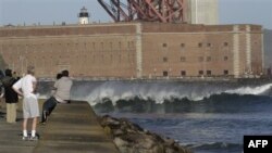 Tsunami ABD'nin Batısına Ulaştı