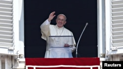 Đức Giáo Hoàng Phanxicô tại Quảng trường Saint Peter, Vatican, ngày 9/8/2015.