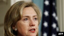 Ngoại trưởng Clinton nói những vụ tấn công của liên quân khiến cho không lực và lực lượng phòng không của ông Gadhafi gần như bị vô hiệu hóa