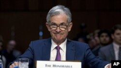 Tổng thống Donald Trump ngày càng bực tức về ông Jerome Powell, nhất là sau khi ông Powell cho tăng lãi suất và thị trường chứng khoán mất điểm, theo Bloomberg.