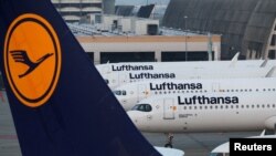  Alman havayolu şirketi Lufthansa Tahran uçuşlarını askıya aldığı süreyi uzattığını açıkladı. 