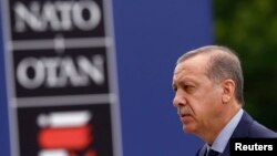 Tổng thống Thổ Nhĩ Kỳ Tayyip Erdogan đến tham dự Hội nghị Thượng đỉnh NATO ở Warsaw, Ba Lan, ngày 9/7/2016. 