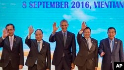 Tổng thống Mỹ Barack Obama và các nhà lãnh đạo của Hiệp hội các quốc gia Đông Nam Á tại Hội nghị Cấp cao ASEAN-Hoa Kỳ ở Vientiane, Lào, 8/9/2016.