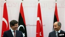 Davutoğlu: NATO'nun Libya Operasyonu Sürecek