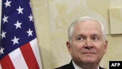 Bộ trưởng Quốc phòng Hoa Kỳ Robert Gates nói các giới chức tình báo không chứng minh được rằng các cuộc không kích do lực lượng liên minh thực hiện tại Libya đã gây ra tử vong nơi thường dân.