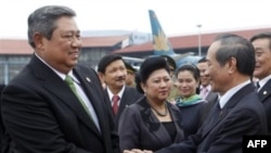 Tổng thống Indonesia Yudhoyono từng nói rằng Indonesia hy vọng sẽ đạt được một thỏa thuận hợp tác về quốc phòng với Việt Nam trong đó bao gồm việc thực hiện các cuộc tuần tra chung trên biển.