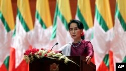 Lãnh đạo trên thực tế của Myanmar, bà Aung San Suu Kyi, phát biểu qua truyền hình hôm 19/9/2017.