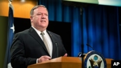 Ngoại trưởng Mỹ Mike Pompeo trong cuộc họp báo tại Bộ Ngoại giao ở Washington, ngày 1/7/2020.