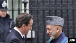 Tổng thống Afghanistan Hamid Karzai và Thủ tướng Anh David Cameron tại London, ngày 1/3/2011