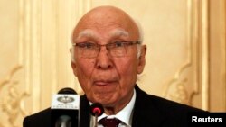 Cố vấn về đối ngoại và an ninh quốc gia Pakistan, ông Sartaj Aziz.