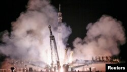 Phi thuyền Soyuz được phóng đi từ bệ phóng ở Baikonur đưa 3 phi hành gia lên Trạm Khong gian Quốc tế, 26/9/14