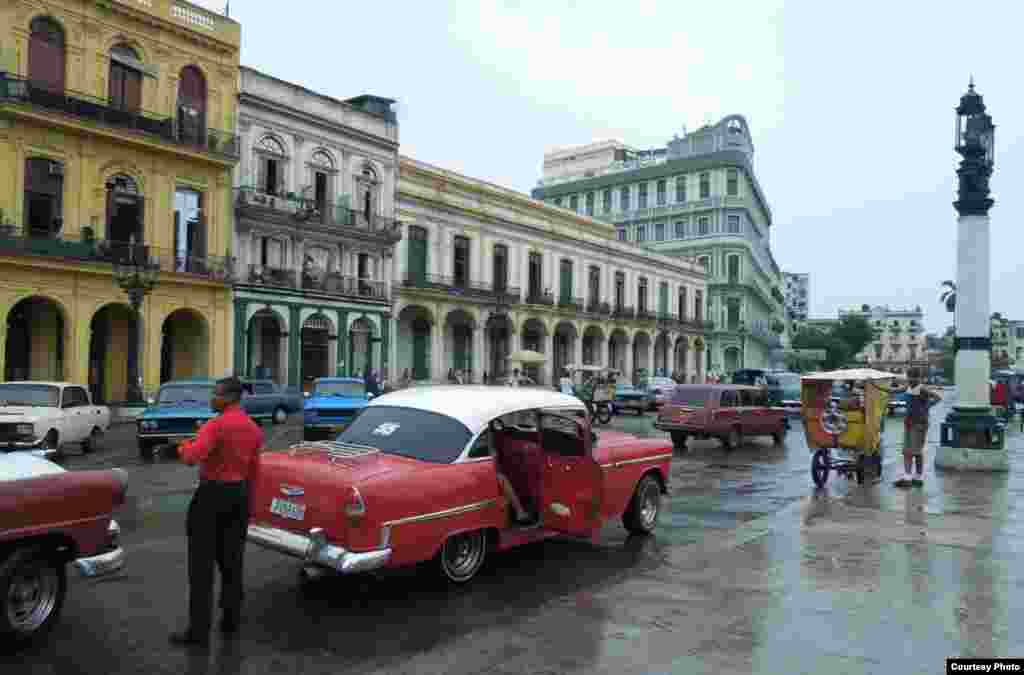 Phố cổ Havana (ảnh Bùi Văn Phú)