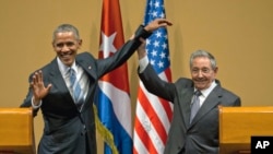 Tổng thống Barack Obama là người đã dỡ bỏ cấm vận và bình thường hóa quan hệ Mỹ-Cuba. Việt Nam là một trong nhiều nước phản đối lệnh cấm vận kéo dài 5 thập kỷ qua.