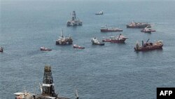 Nắp đậy cuối cùng đã được đặt lên miệng giếng dầu Deepwater Horizon hôm thứ Hai