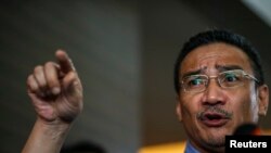 Bộ trưởng Quốc phòng Hishammuddin Hussein nhấn mạnh Malaysia ủng hộ sứ mệnh của Hoa Kỳ miễn là hai nước Mỹ-Trung cùng nhau bảo đảm không để xảy ra nguy cơ leo thang xung đột.