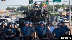 Ferguson'da son gösterileri durdurmakla görevlendirilen Missouri eyalet polisi