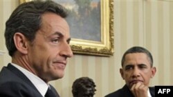 Tổng thống Hoa Kỳ Barack Obama, phải, và Tổng thống Pháp Nicolas Sarkozy tại Washington, Thứ hai, 10/1/2011