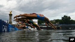 Fransa, Seine nehrinin temizlenmesi ve Paris 2024’teki yarışmalarda kullanılabilmesi için 2015’ten başlayarak 1,5 milyar dolar yatırım yaptı. 