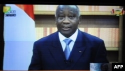 Ông Laurent Gbagbo tuyên bố trên truyền hình Côte D'Ivoire rằng ông vẫn là tổng thống thật sự của đất nước, 21/12/2010