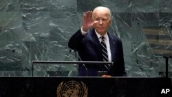 Başkan Biden, İsrail ile Hamas arasında kuşatma altındaki Gazze Şeridi'nde yaklaşık bir yıldır devam eden savaşın ve İsrail'in Pazartesi günü binden fazla Hizbullah hedefini vurmasının ardından Lübnan'ı da içine alma tehdidiyle tırmanan gerilimi yatıştırmaya çalıştı. 