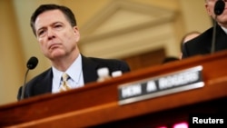 Tư liệu - Cựu giám đốc FBI James Comey khai chứng trong một phiên điều trần của Ủy ban Tình báo Hạ viện, ngày 20 tháng 3, 2017.