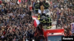 مراسم جشن و سورور سال نوی قمری در ميدانی در پراگ، جمهوری چک -- ۳۰ بهمن ۱۳۹۳ (۱۹ فوريه ۲۰۱۵)&nbsp;