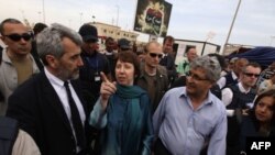 Bà Catherine Ashton là giới chức nước ngoài cao cấp nhất đến Benghazi, khu vực do phe nổi dậy kiểm soát ở Libya