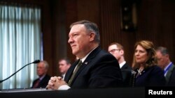 Những người chống đối cho rằng ông Mike Pompeo quá diều hâu và quá bảo thủ về tư tưởng để đại diện cho đất nước trên trường quốc tế, vì ông phản đối hôn nhân đồng tính và có quan hệ với các tổ chức chống Hồi giáo.