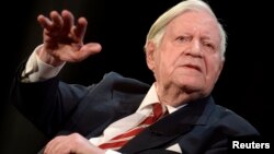 Cựu thủ tướng Tây Đức Helmut Schmidt.