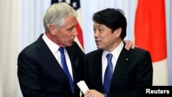 Bộ trưởng Quốc phòng Mỹ Chuck Hagel và Bộ trưởng Quốc phòng Nhật Bản Itsunori Onodera tại Tokyo, ngày 5/4/2014.