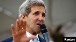 Ngoại trưởng Hoa Kỳ John Kerry và Trưởng ban Đối ngoại EU Catherine Ashton nói rằng, hai phía phải phá vỡ một 'tình trạng bế tắc nguy hiểm'