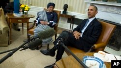 Tổng thống Obama tiếp kiến nhà lãnh đạo Liberia, Tổng thống Ellen Johnson Sirleaf, tại Tòa Bạch Ốc, 27/2/2015.