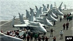 Hàng không mẫu hạm USS John C. Stennis trong vùng biển vịnh Ba Tư, 28/3/2007