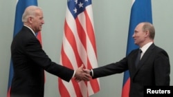 Ông Vladimir Putin và ông Joe Biden gặp nhau tại Moscow, Nga, vào ngày 10/03/2011.