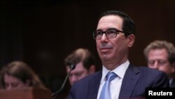 Bộ trưởng Tài chính Mỹ Steven Mnuchin quyết không nộp hồ sơ thuế của Tổng thống Donald Trump