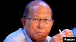 Bộ trưởng Quốc phòng Philippines Delfin Lorenzana.