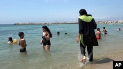 Trang phục 'burkini' có tên ghép từ chữ 'burqa' và 'bikini'. (Ảnh tư liệu)