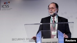 kinh tế gia của Đại học Harvard, ông Ricardo Hausmann, người được ông Guaido hậu thuẫn.