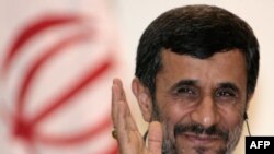 Ông Ahmadinejad nói rằng các biện pháp trừng phạt không ảnh hưởng đến nhân dân Iran