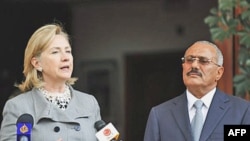 Ngoại trưởng Clinton và Tổng thống Yemen Ali Abdullah Saleh trong cuộc họp báo ở Sana'a, ngày 11/1/2011