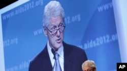 Cựu Tổng thống Hoa Ký Bill Clinton phát biểu tại Hội nghị Quốc tế bệnh AIDS 2012 tại Washington, ngày 27/7/2012