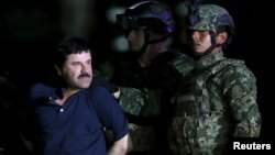 Trùm ma tuý khét tiếng Joaquin "El Chapo" đã bị các giới chức Mexico đưa trở lại nhà tù Altiplano, sau khi bị bắt sau 7 tháng trốn thoát khỏi nơi này.